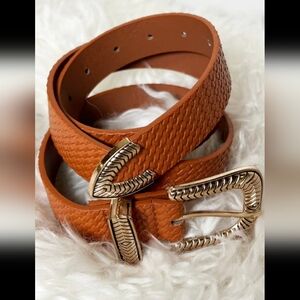 NWOT Brown/Tan & Gold Buckle & Tail Faux Leather Belt - Fits Most!
